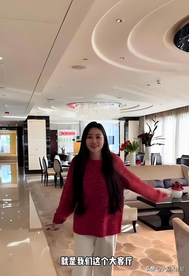 0w+酒店包层劳斯莱斯接送婆婆住大庄园AG旗舰厅ios“京圈格格”平凡生活1(图4)